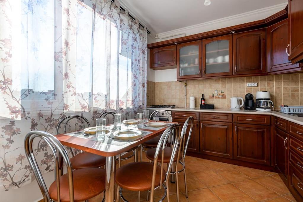 Апартаменти Spacious And Bright Flat Between Airport & Center Будапешт Екстер'єр фото