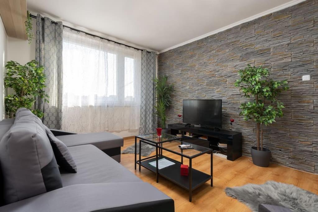 Апартаменти Spacious And Bright Flat Between Airport & Center Будапешт Екстер'єр фото
