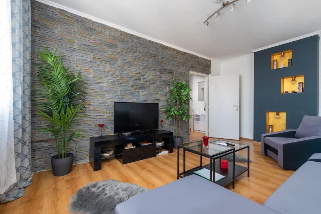 Апартаменти Spacious And Bright Flat Between Airport & Center Будапешт Екстер'єр фото